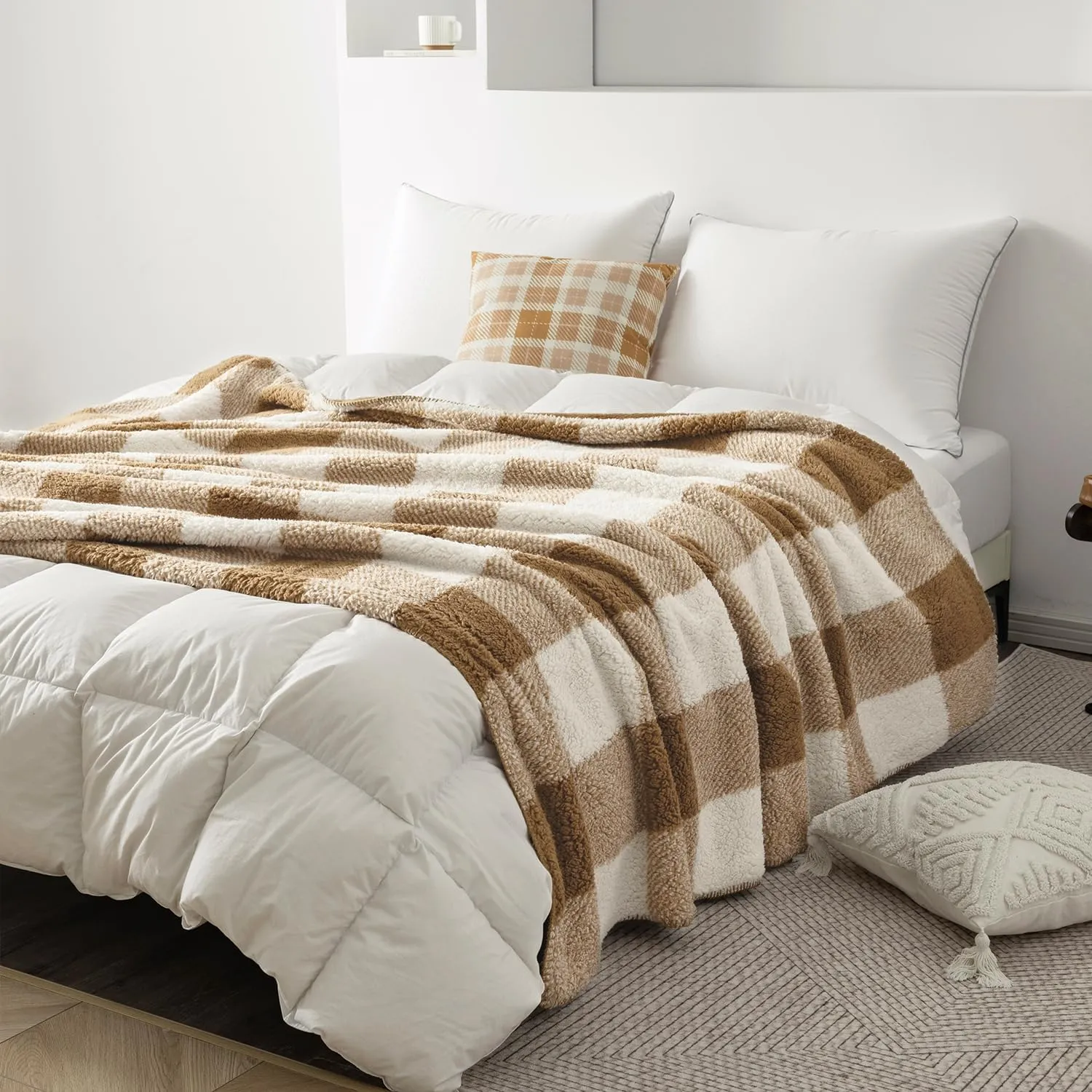 LURKA Checkered Sherpa & Polar Fleece Throw Blanket - 2-Sided Luxury Hypoallergenic Blankets for Couch, Bed, Pets (Brown, Twin(60"x80"))